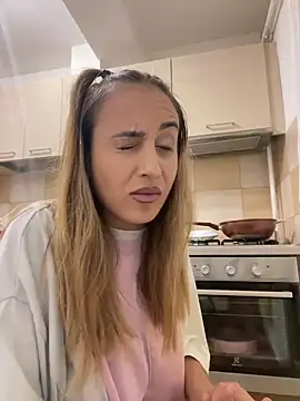 Snapshot of Daisyforyou chatting on 12-22-24, 06:59 Daisyforyou online show from 12-22-24, 06:59