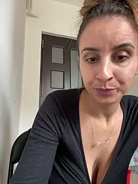 Snapshot of Daisyforyou chatting on 02-05-25, 01:00 Daisyforyou online show from 02-05-25, 01:00