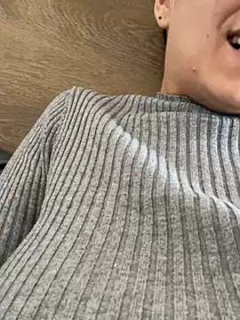 Snapshot of Daisyforyou chatting on 02-10-25, 01:11 Daisyforyou online show from 02-10-25, 01:11