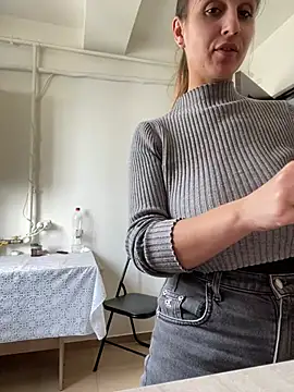 Snapshot of Daisyforyou chatting on 02-21-25, 08:18 Daisyforyou online show from 02-21-25, 08:18