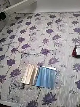 Snapshot of SweetLeila40 chatting on 01-12-25, 10:45 SweetLeila40 online show from 01-12-25, 10:45