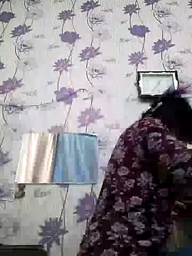 Snapshot of SweetLeila40 chatting on 01-15-25, 10:38 SweetLeila40 online show from 01-15-25, 10:38