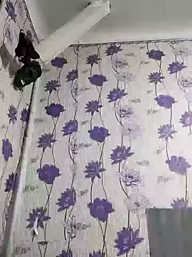 Snapshot of SweetLeila40 chatting on 02-08-25, 04:57 SweetLeila40 online show from 02-08-25, 04:57