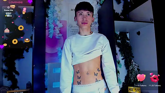 Snapshot of juniior_2311_ chatting on 02-18-25, 01:10 juniior 2311  online show from 02-18-25, 01:10