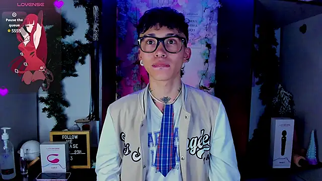 Snapshot of juniior_2311_ chatting on 03-07-25, 05:08 juniior 2311  online show from 03-07-25, 05:08