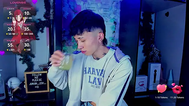 Snapshot of juniior_2311_ chatting on 03-07-25, 11:38 juniior 2311  online show from 03-07-25, 11:38