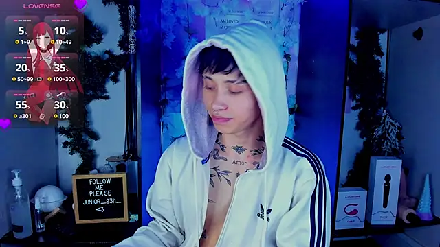 Snapshot of juniior_2311_ chatting on 03-08-25, 02:45 juniior 2311  online show from 03-08-25, 02:45