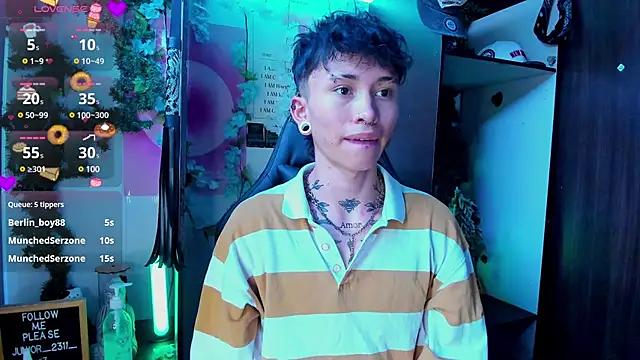 Snapshot of juniior_2311_ chatting on 03-15-25, 02:23 juniior 2311  online show from 03-15-25, 02:23