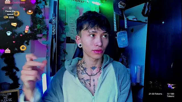 Snapshot of juniior_2311_ chatting on 03-21-25, 12:17 juniior 2311  online show from 03-21-25, 12:17