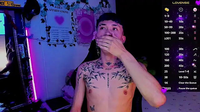 Snapshot of juniior_2311_ chatting on 09-10-25, 04:12 juniior 2311  online show from 09-10-25, 04:12