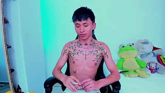 Snapshot of juniior_2311_ chatting on 10-30-25, 07:14 juniior 2311  online show from 10-30-25, 07:14