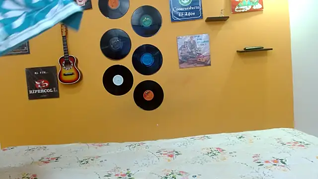 evaleribigtits18 online show from 09-19-25, 02:07