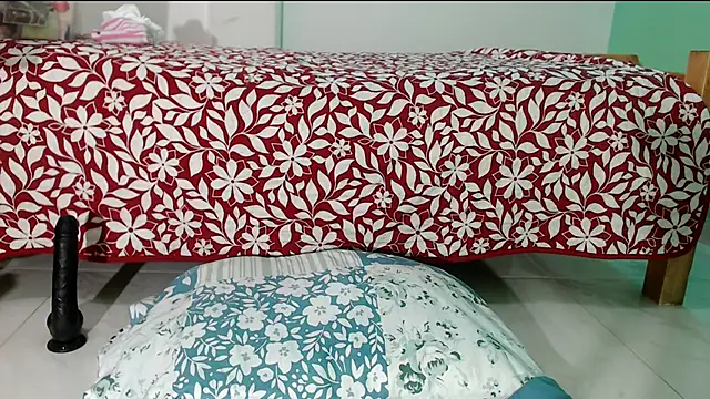 evaleribigtits18 online show from 04-26-26, 01:14