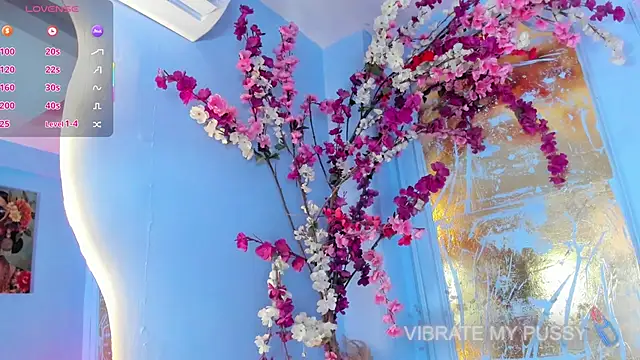 Snapshot of melaniecooperr chatting on 05-10-26, 03:44 melaniecooperr online show from 05-10-26, 03:44