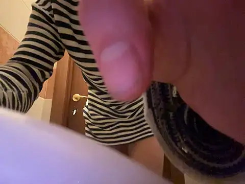 Snapshot of NimFF123 chatting on 02-10-25, 11:23 NimFF123 online show from 02-10-25, 11:23