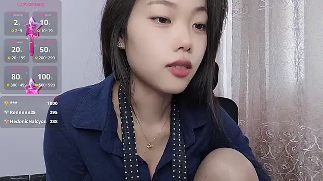 Snapshot of Lvy--v chatting on 03-05-25, 01:42 Lvy--v online show from 03-05-25, 01:42