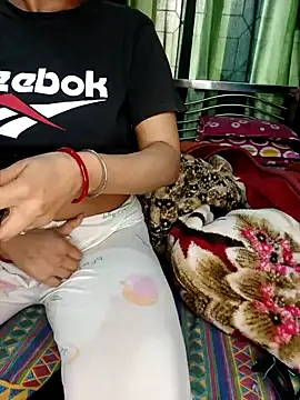 Snapshot of MUMTAJ-1 chatting on 01-11-25, 09:36 MUMTAJ-1 online show from 01-11-25, 09:36