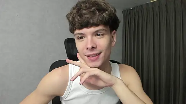 Snapshot of calvin_love_you chatting on 03-04-26, 05:08 calvin love you online show from 03-04-26, 05:08