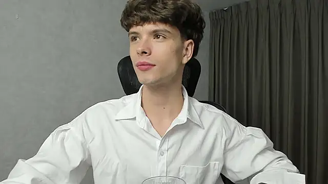 Snapshot of calvin_love_you chatting on 03-06-26, 05:09 calvin love you online show from 03-06-26, 05:09