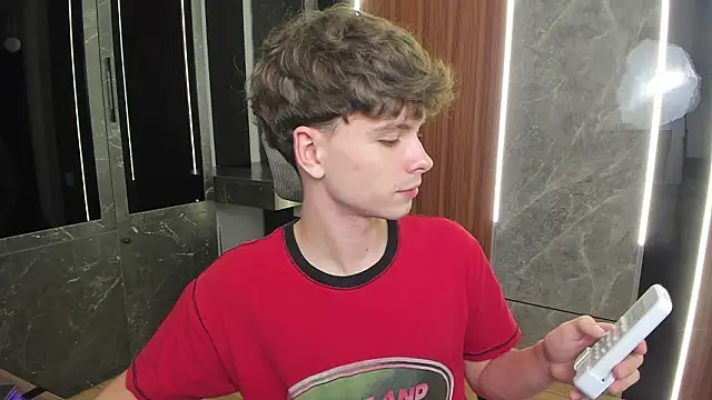 Snapshot of calvin_love_you chatting on 03-29-26, 05:13 calvin love you online show from 03-29-26, 05:13