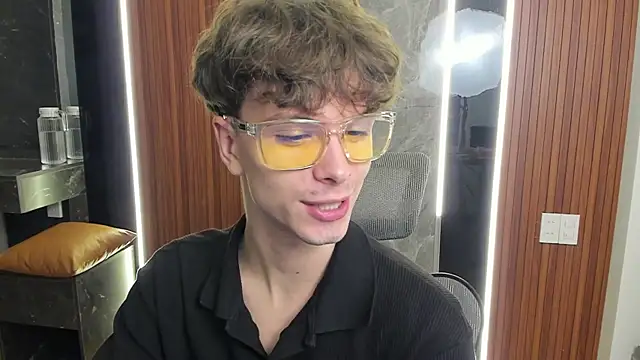 calvin love you online show from 04-26-26, 05:10
