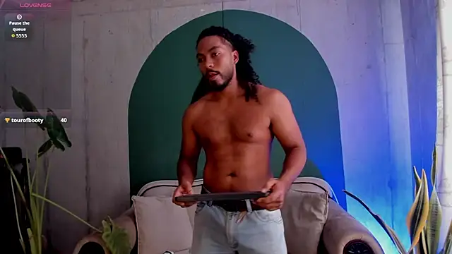 Snapshot of noah_jones__ chatting on 02-13-26, 04:36 noah jones online show from 02-13-26, 04:36