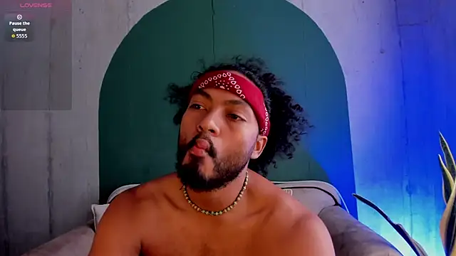 Snapshot of noah_jones__ chatting on 02-20-26, 05:13 noah jones online show from 02-20-26, 05:13