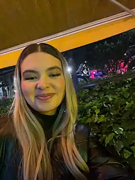 Snapshot of Odett_ chatting on 01-26-25, 04:20 Odett online show from 01-26-25, 04:20