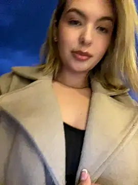 Snapshot of Odett_ chatting on 10-13-25, 11:16 Odett online show from 10-13-25, 11:16