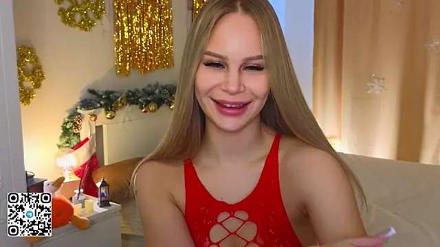 Snapshot of CassieMurr chatting on 12-25-24, 05:16 CassieMurr online show from 12-25-24, 05:16