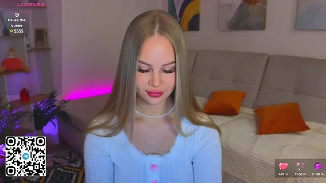 Snapshot of CassieMurr chatting on 02-07-25, 02:08 CassieMurr online show from 02-07-25, 02:08