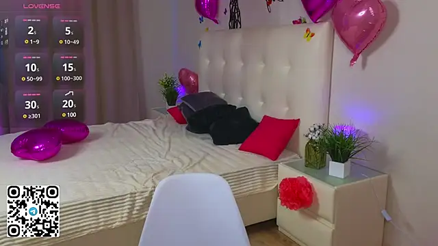 Snapshot of CassieMurr chatting on 02-15-25, 02:04 CassieMurr online show from 02-15-25, 02:04