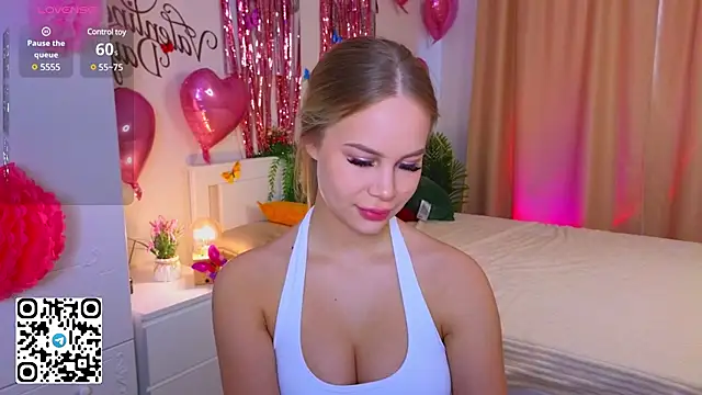 Snapshot of CassieMurr chatting on 02-18-25, 02:05 CassieMurr online show from 02-18-25, 02:05