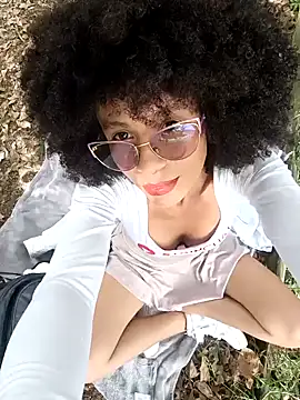 Snapshot of BlairSamy chatting on 12-11-24, 06:42 BlairSamy online show from 12-11-24, 06:42