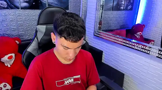 salvadorgomezx online show from 12-21-24, 01:04