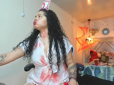 alexa-cooper- online show from 10-19-25, 01:34