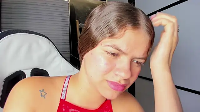 Snapshot of PaigeJayden chatting on 02-12-25, 02:35 PaigeJayden online show from 02-12-25, 02:35