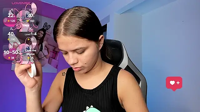 Snapshot of PaigeJayden chatting on 09-23-25, 04:59 PaigeJayden online show from 09-23-25, 04:59