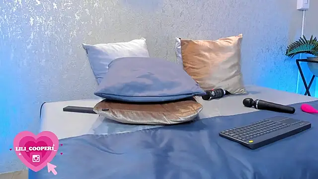 lilicooper  online show from 02-04-25, 02:39