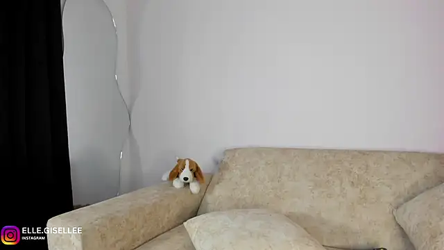 ElleGisellee online show from 01-12-25, 02:35