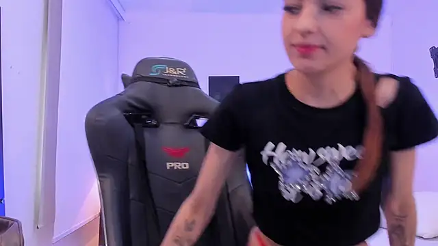 Snapshot of sofiarouge chatting on 11-05-25, 08:09 sofiarouge online show from 11-05-25, 08:09