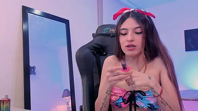 Snapshot of sofiarouge chatting on 11-19-25, 08:09 sofiarouge online show from 11-19-25, 08:09