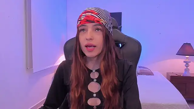 Snapshot of sofiarouge chatting on 12-16-25, 07:52 sofiarouge online show from 12-16-25, 07:52