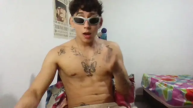 Snapshot of Dillom420 chatting on 01-21-25, 04:43 Dillom420 online show from 01-21-25, 04:43