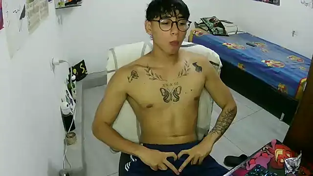 Snapshot of Dillom420 chatting on 10-09-25, 03:04 Dillom420 online show from 10-09-25, 03:04