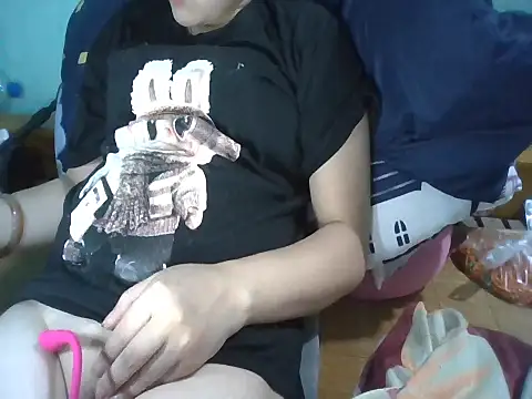 Snapshot of Mine-999 chatting on 10-24-25, 02:13 Mine-999 online show from 10-24-25, 02:13