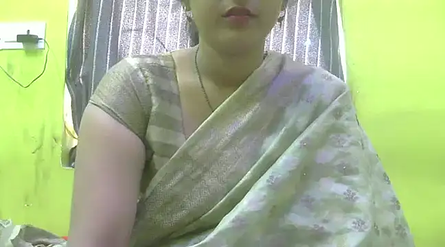 Snapshot of CUTYHINA_001 chatting on 12-04-24, 03:59 CUTYHINA 001 online show from 12-04-24, 03:59