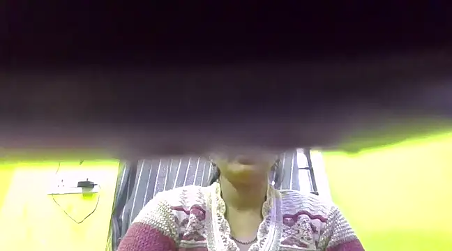 Snapshot of CUTYHINA_001 chatting on 12-09-24, 10:32 CUTYHINA 001 online show from 12-09-24, 10:32