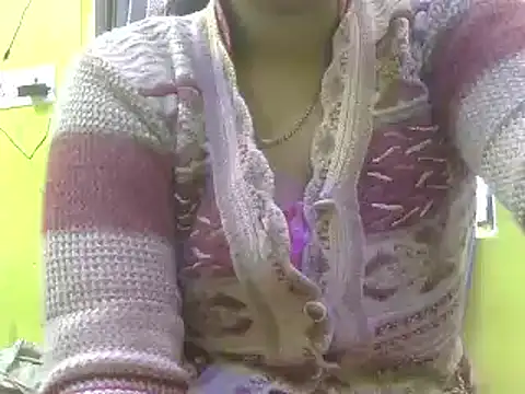 Snapshot of CUTYHINA_001 chatting on 12-12-24, 05:10 CUTYHINA 001 online show from 12-12-24, 05:10