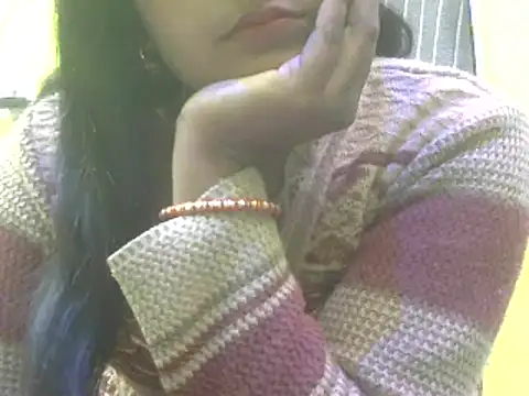 Snapshot of CUTYHINA_001 chatting on 12-12-24, 11:07 CUTYHINA 001 online show from 12-12-24, 11:07